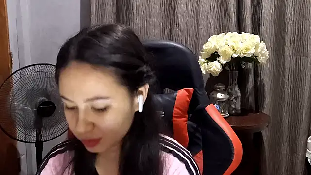 SeleneChiang online show from March 22, 2026, 11:24 am