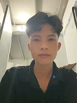 Nguyencuong1999 online show from April 10, 2026, 7:46 am