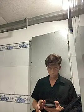 Nguyencuong1999 online show from April 29, 2026, 11:25 am