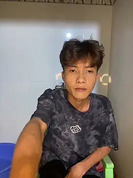 Nguyencuong1999 online show from June 2, 2026, 1:13 pm