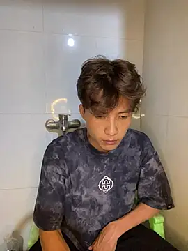 Nguyencuong1999 online show from June 3, 2026, 12:19 pm