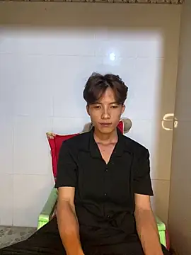 Nguyencuong1999 online show from June 16, 2026, 4:42 pm