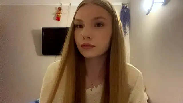 CarolineNine online show from April 25, 2026, 3:09 pm