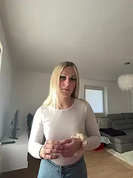 Softpeach402 online show from March 23, 2026, 7:45 am