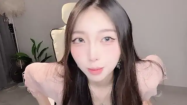Yukiy8877 online show from April 7, 2026, 11:21 am