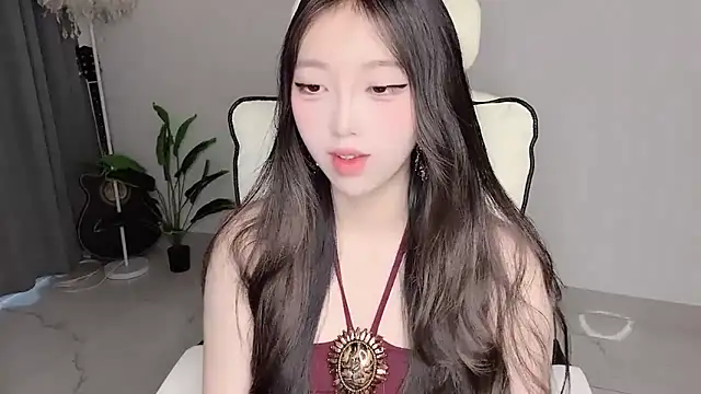 Yukiy8877 online show from April 19, 2026, 11:07 pm
