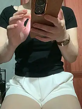 Zinii99 online show from March 22, 2026, 3:26 pm