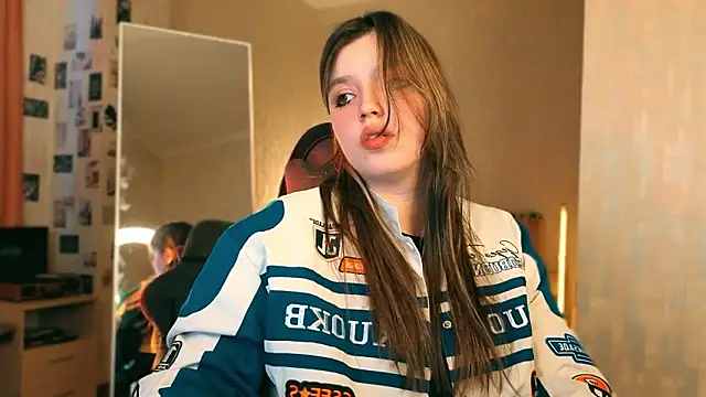 Snapshot of Chloe_Rozzy chatting on March 20, 2026, 2:33 pm Chloe Rozzy online show from March 20, 2026, 2:33 pm