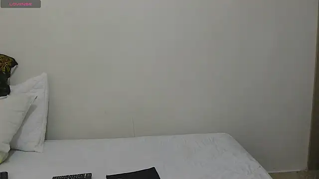 zyra vex online show from June 12, 2026, 9:57 pm