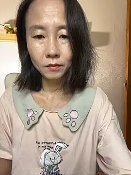 lilysister66 online show from May 3, 2026, 8:53 am