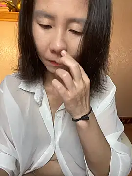 lilysister66 online show from May 26, 2026, 1:51 pm