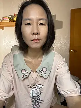 Snapshot of lilysister66 chatting on July 2, 2026, 1:28 pm lilysister66 online show from July 2, 2026, 1:28 pm