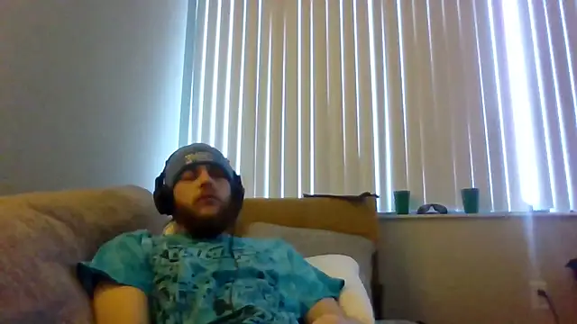 alejandro69420 online show from April 21, 2026, 1:28 pm