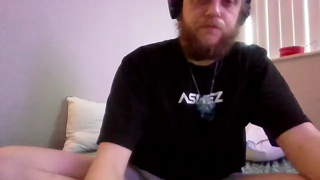 alejandro69420 online show from May 5, 2026, 3:42 pm