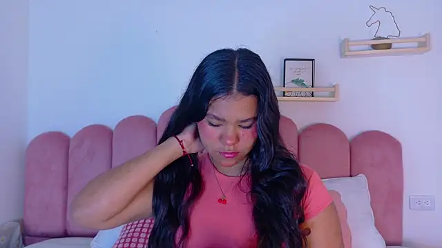 Snapshot of AhslyEvans__ chatting on May 10, 2026, 12:54 pm AhslyEvans online show from May 10, 2026, 12:54 pm