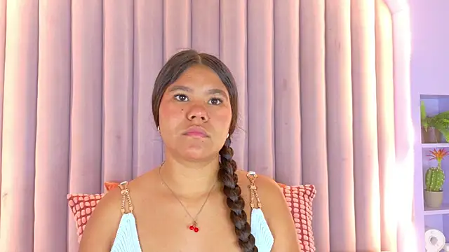 Snapshot of AhslyEvans__ chatting on June 1, 2026, 7:37 pm AhslyEvans online show from June 1, 2026, 7:37 pm