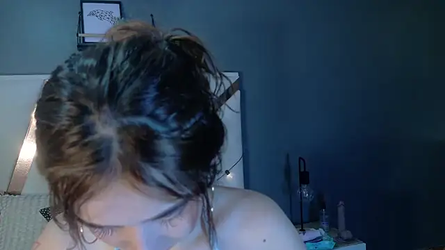 StarrMoon   online show from April 28, 2026, 3:22 am