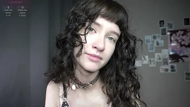 DellaLeck online show from July 21, 2026, 7:49 pm