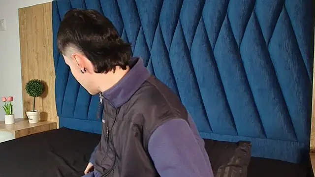 lio     online show from April 6, 2026, 2:53 am