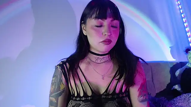 Val Time online show from April 16, 2026, 7:03 pm