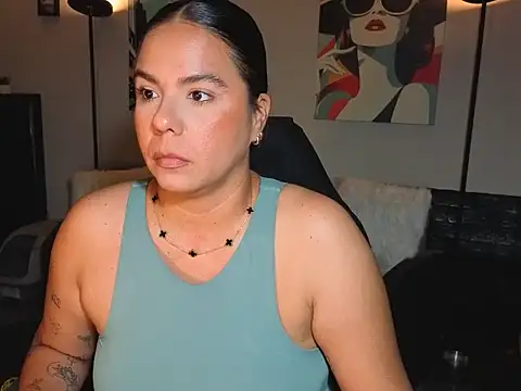 Snapshot of HannaJonns chatting on July 12, 2026, 7:27 pm HannaJonns online show from July 12, 2026, 7:27 pm