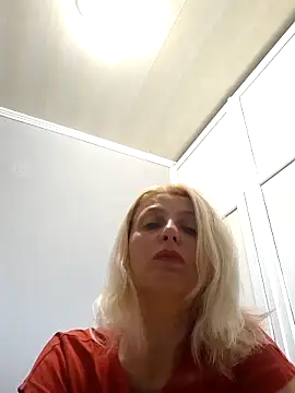 MiaLove183 online show from June 7, 2026, 8:29 am