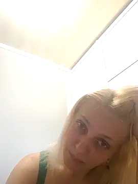 MiaLove183 online show from June 10, 2026, 1:54 pm