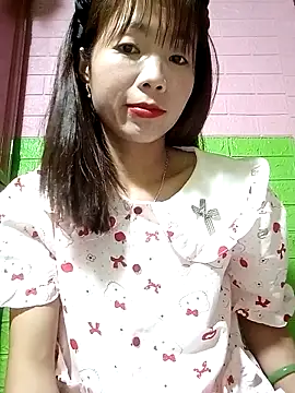 AmyLinee01 online show from April 25, 2026, 5:32 am