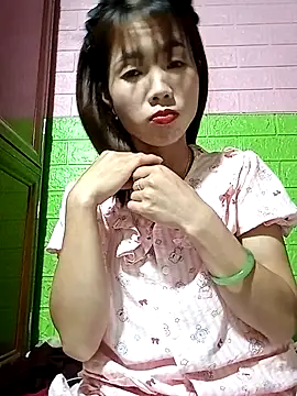 AmyLinee01 online show from April 25, 2026, 3:09 pm