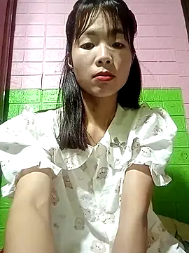 AmyLinee01 online show from May 3, 2026, 6:08 am