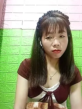 AmyLinee01 online show from June 20, 2026, 8:33 pm