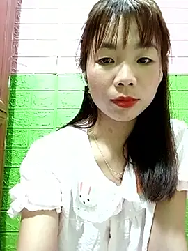 AmyLinee01 online show from June 29, 2026, 11:05 pm