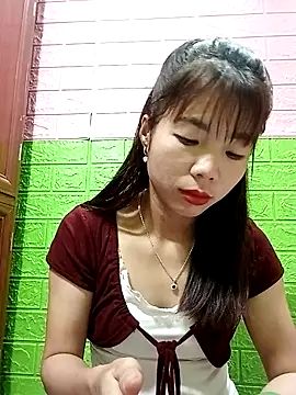 AmyLinee01 online show from July 12, 2026, 9:55 am