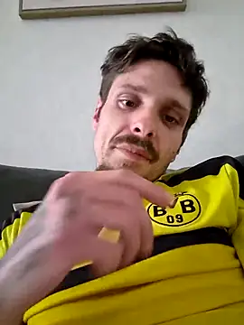 Snapshot of legars844 chatting on April 3, 2026, 12:47 pm legars844 online show from April 3, 2026, 12:47 pm