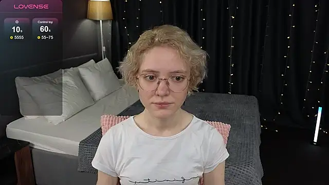 Snapshot of HottoKori chatting on May 12, 2026, 5:37 am HottoKori online show from May 12, 2026, 5:37 am