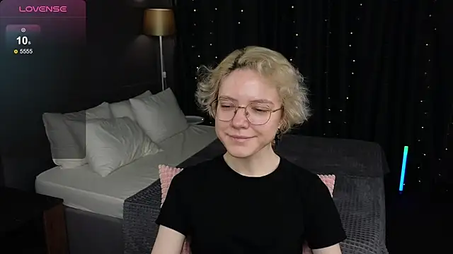 Snapshot of HottoKori chatting on June 4, 2026, 5:35 am HottoKori online show from June 4, 2026, 5:35 am