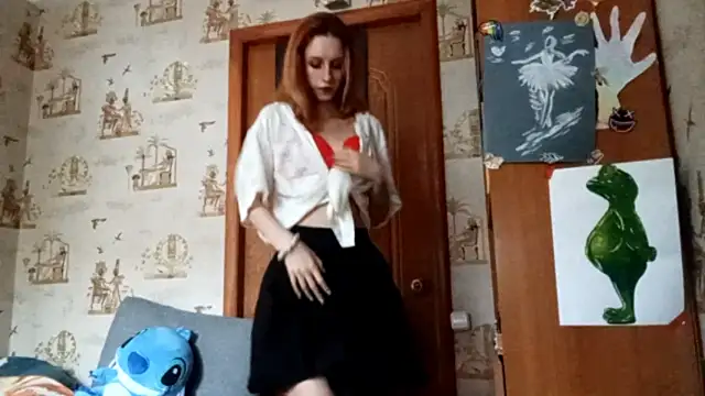 Snapshot of SirenFrost chatting on May 23, 2026, 3:16 pm SirenFrost online show from May 23, 2026, 3:16 pm