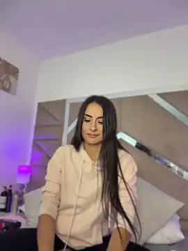 Snapshot of velvetlunaa_ chatting on June 10, 2026, 1:32 pm velvetlunaa online show from June 10, 2026, 1:32 pm