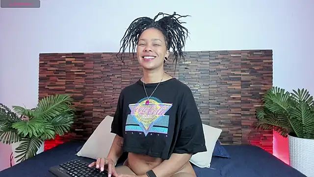 andreazoe online show from April 14, 2026, 2:34 pm