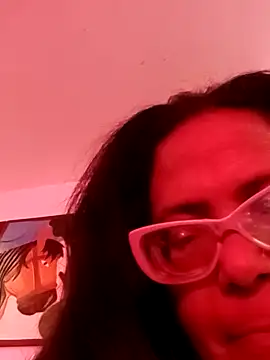 sexymomsn online show from March 29, 2026, 1:11 pm