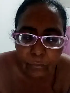 sexymomsn online show from June 13, 2026, 12:41 am