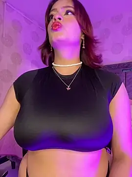 steffmontespink18 online show from May 11, 2026, 1:39 pm