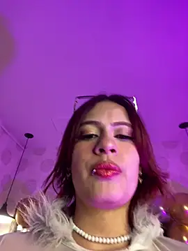 steffmontespink18 online show from May 12, 2026, 1:41 pm
