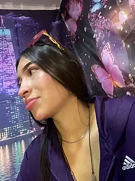 Itze Mua online show from March 27, 2026, 10:20 pm