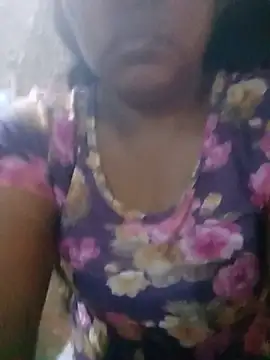 Snapshot of Honey-53 chatting on July 2, 2026, 10:43 am Honey-53 online show from July 2, 2026, 10:43 am