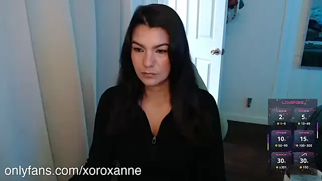 sweetRoxie online show from June 18, 2026, 6:12 pm