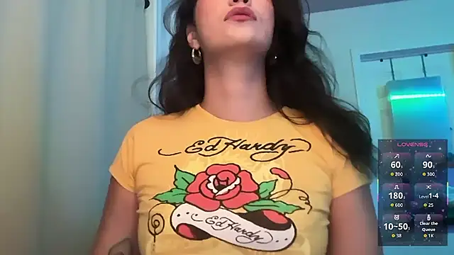 sweetRoxie online show from June 24, 2026, 7:57 pm