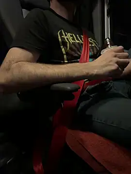 truckcam online show from April 1, 2026, 7:33 pm