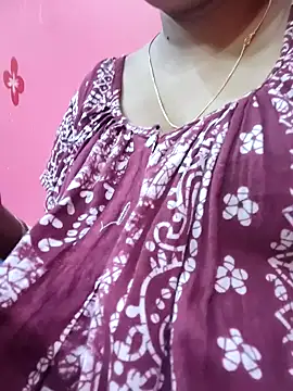 Snapshot of itz-priya chatting on April 14, 2026, 10:16 pm itz-priya online show from April 14, 2026, 10:16 pm