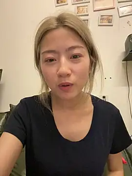 Olivia PINK0322 online show from May 17, 2026, 2:02 pm